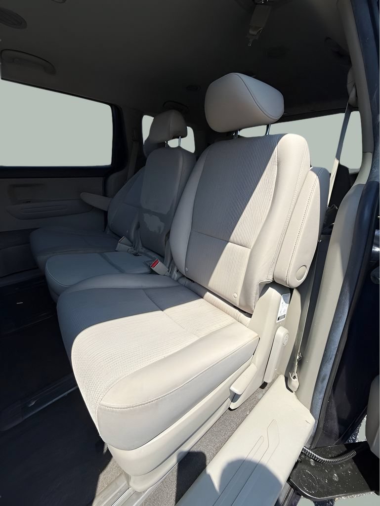 Used 2021 Kia Sedona LX FWD image 16