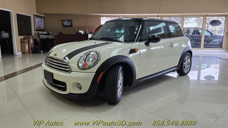 Used 2011 MINI Cooper Hardtop FWD image 2