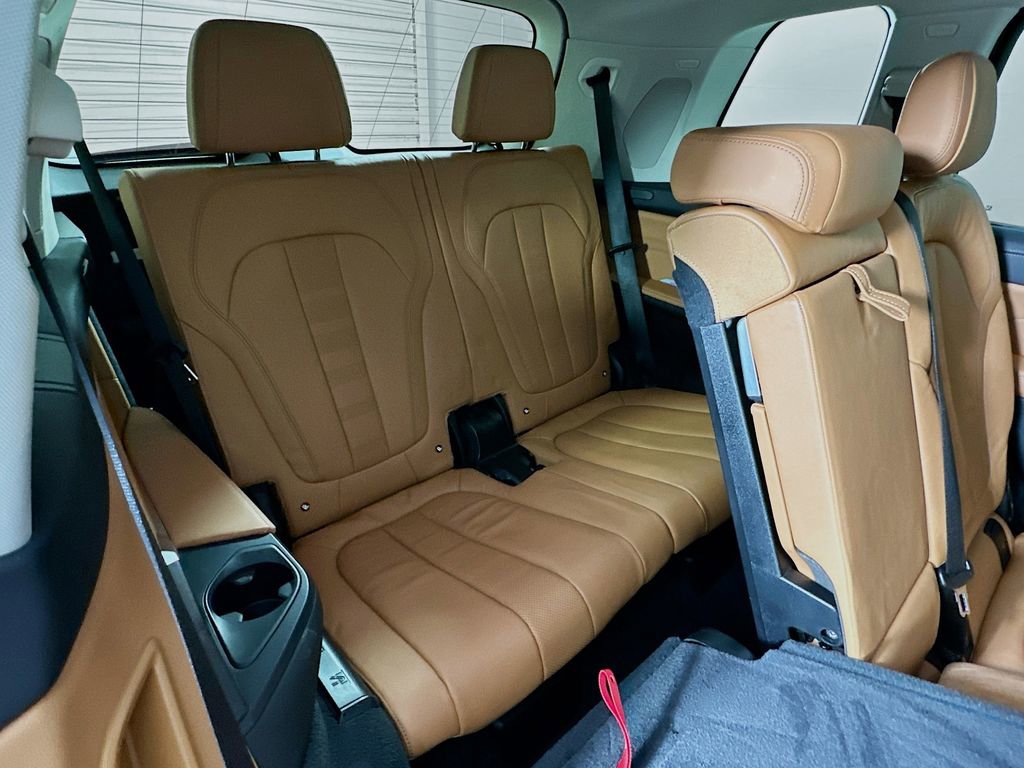Used 2021 BMW X7 xDrive40i w/ Premium Package image 28