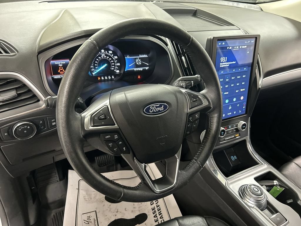 Used 2022 Ford Edge Titanium AWD/4WD image 4