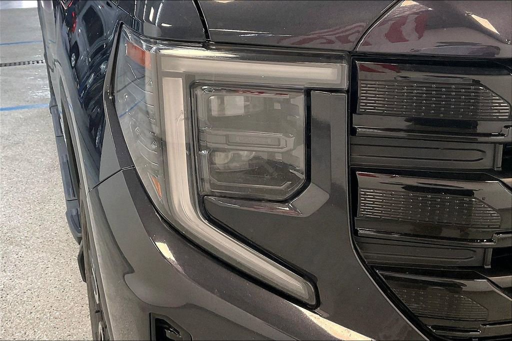 Used 2022 GMC Sierra 1500 Elevation w/ LPO, Elevation Black Package AWD/4WD image 29