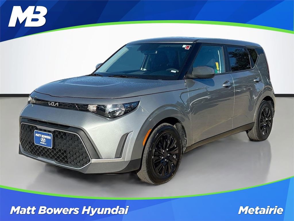 Used 2023 Kia Soul LX image 1