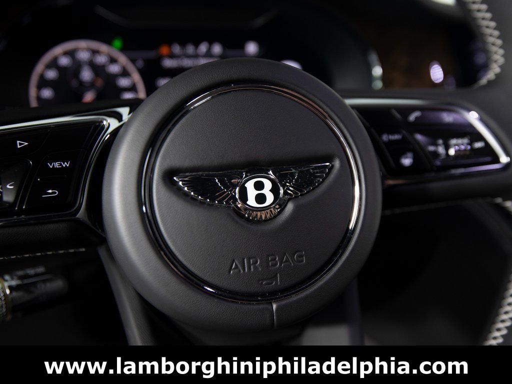 Used 2024 Bentley Flying Spur V8 image 21