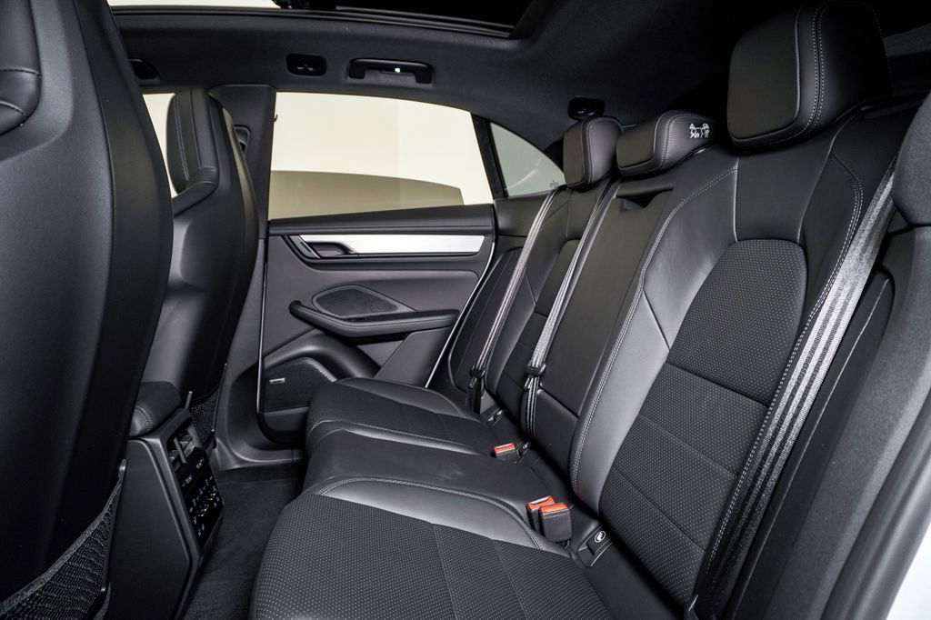 New 2026 Porsche Macan GTS Electric AWD/4WD image 17