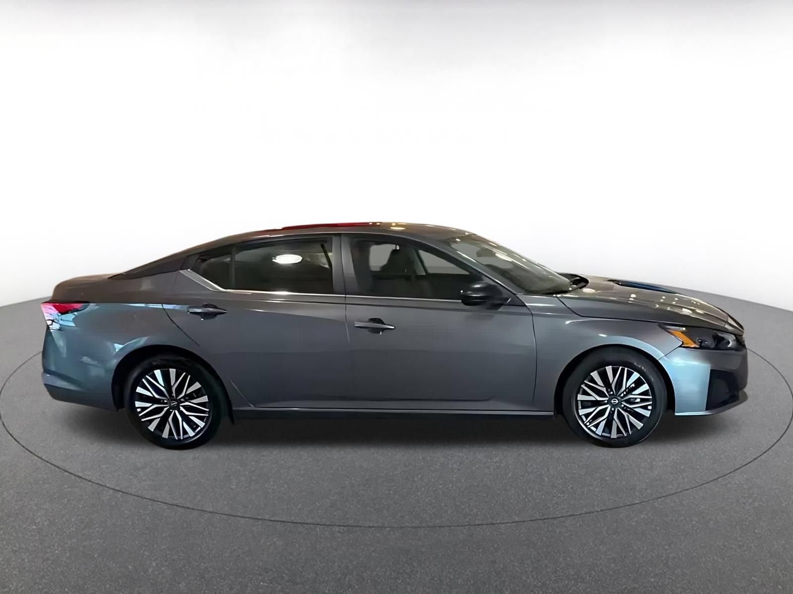 Used 2026 Nissan Altima 2.5 SV FWD image 13