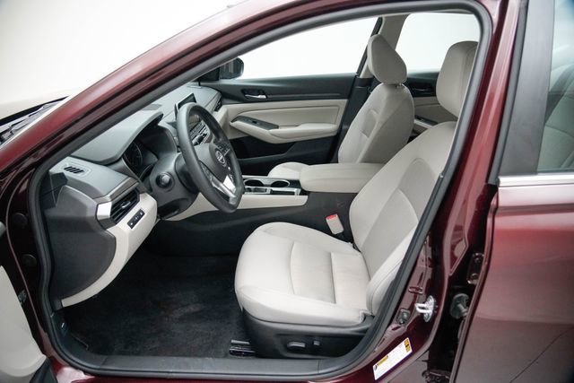 Used 2024 Nissan Altima 2.5 SV image 24