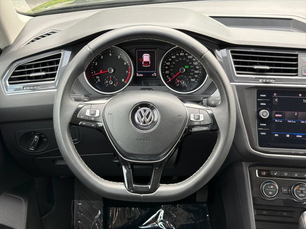 Used 2021 Volkswagen Tiguan SE FWD image 24