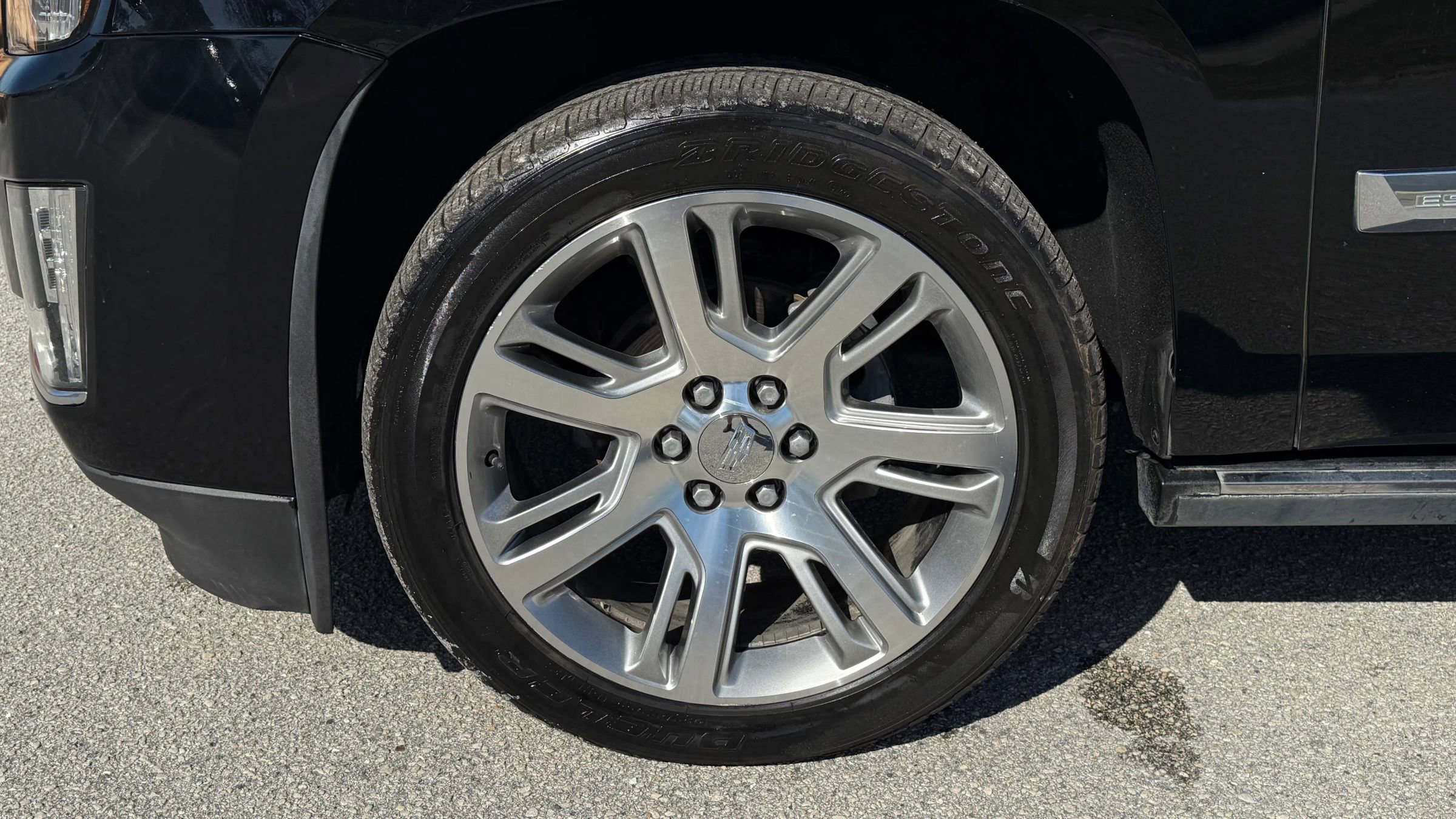 Used 2015 Cadillac Escalade Premium RWD image 22