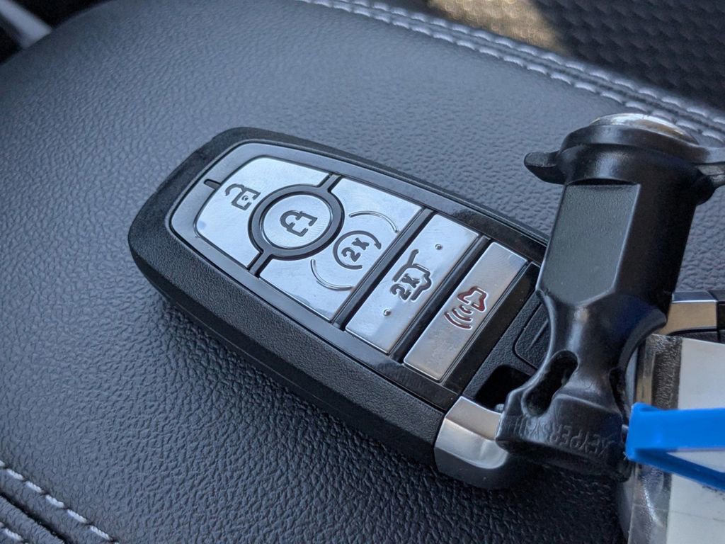 New 2026 Ford Escape SE image 32