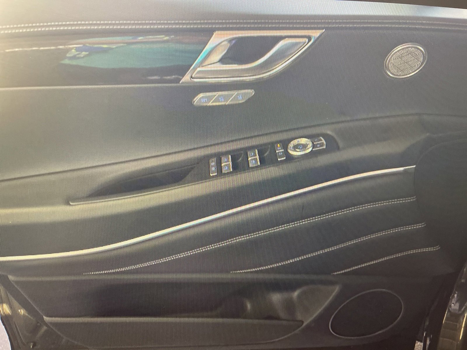 Certified 2025 Genesis GV80 2.5T AWD/4WD image 8