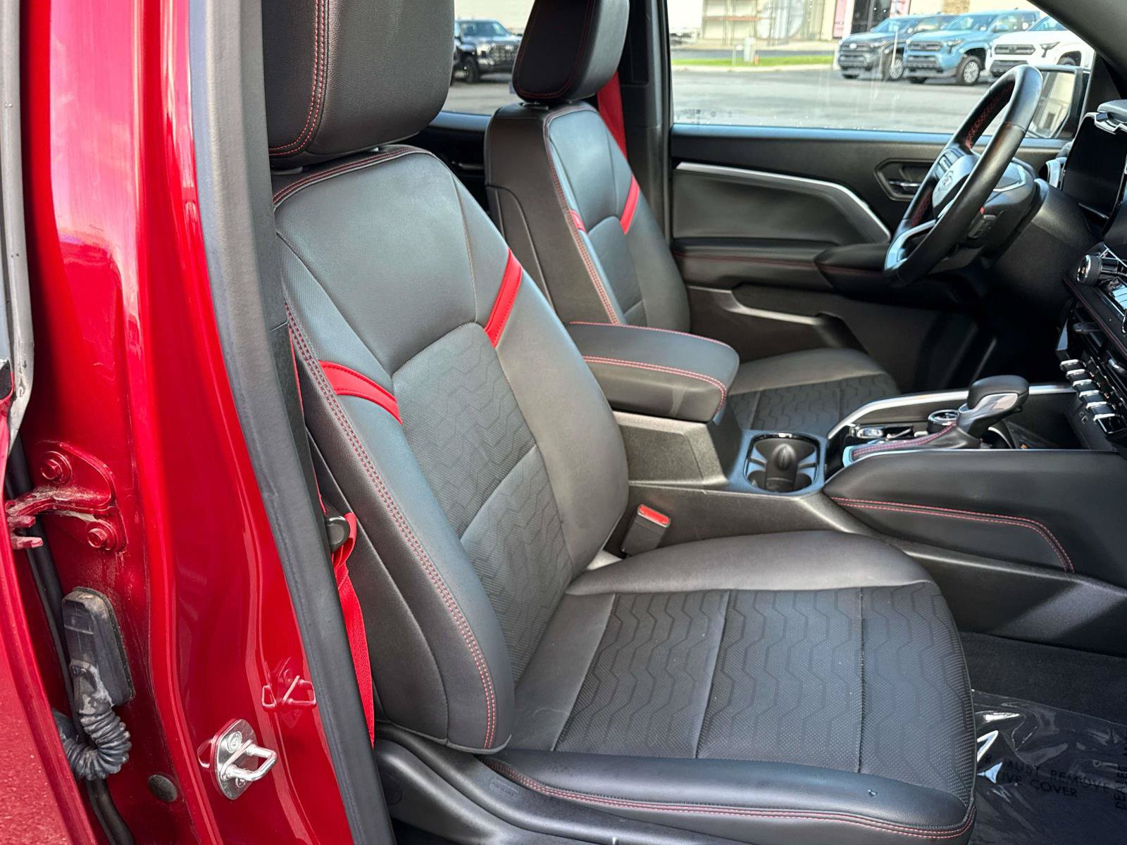 Used 2023 Chevrolet Colorado Z71 w/ Z71 Convenience Package 2 AWD/4WD image 17