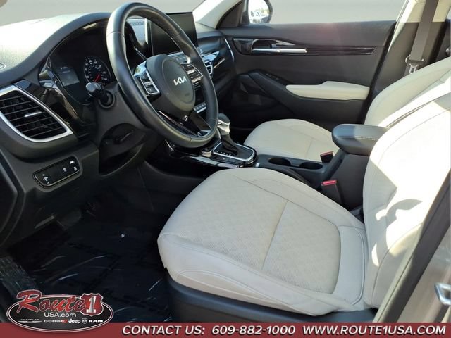 Used 2022 Kia Seltos EX AWD/4WD image 11