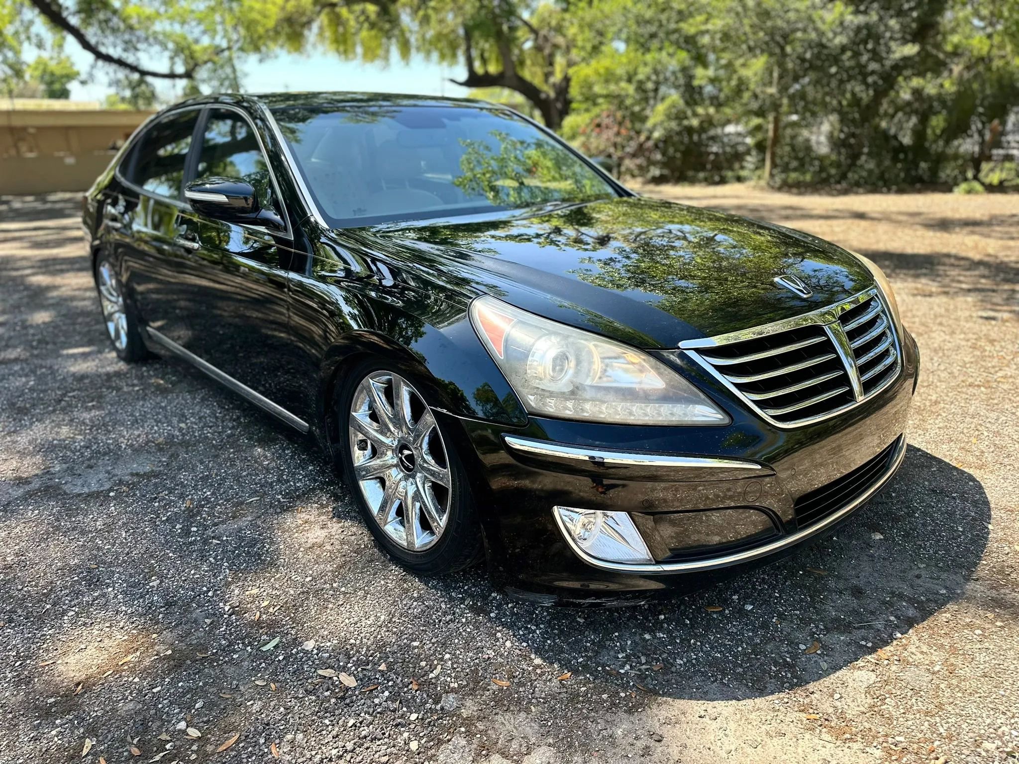 Used 2013 Hyundai Equus Signature image 3