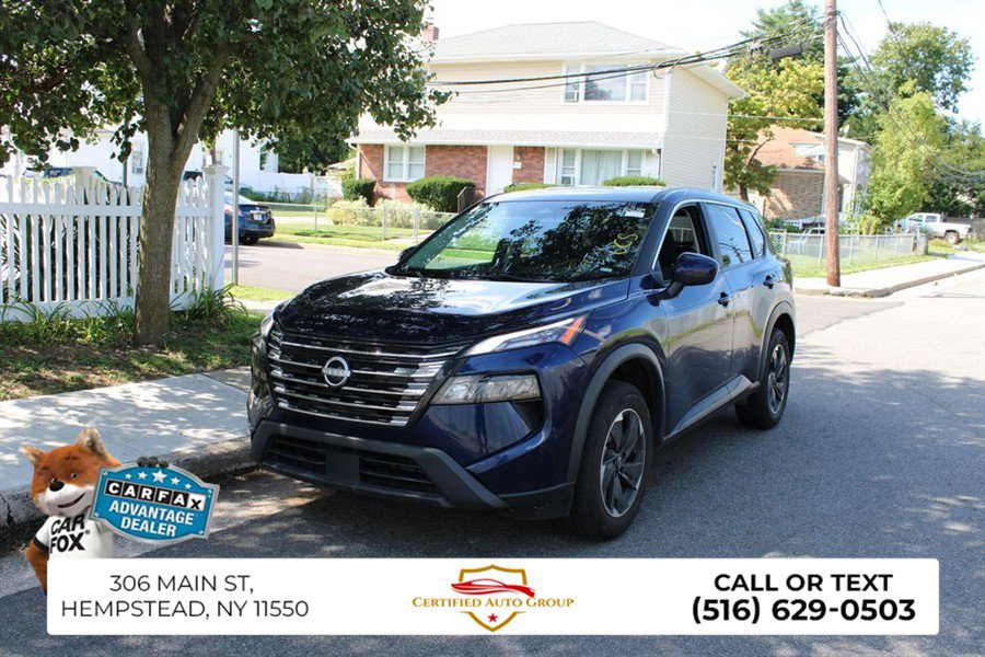 Used 2024 Nissan Rogue SV FWD image 3