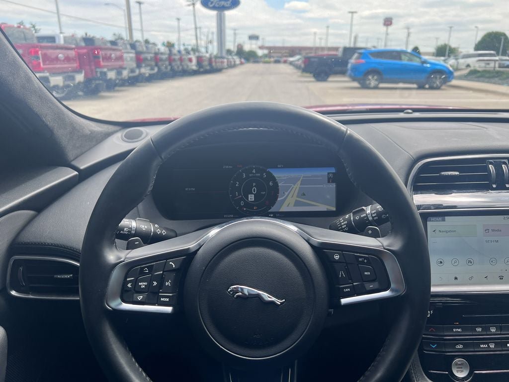 Used 2020 Jaguar F-PACE Prestige AWD/4WD image 24