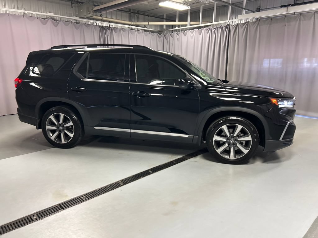 Used 2025 Honda Pilot Elite image 8