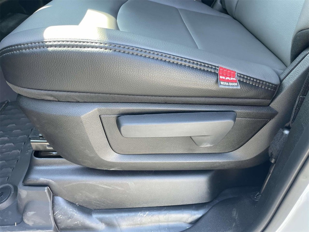 New 2026 RAM 2500 Tradesman w/ Commercial Features Package image 27