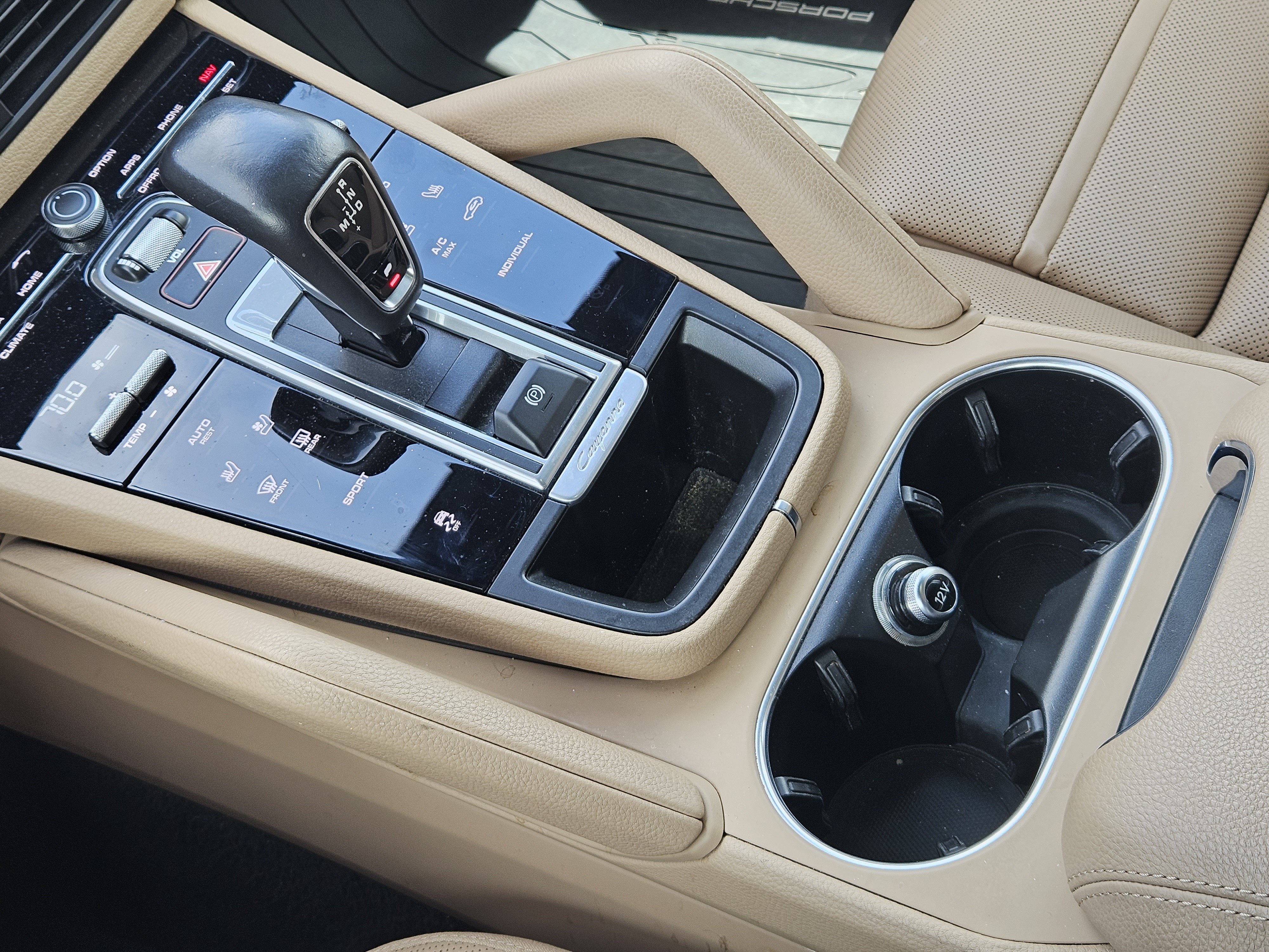 Certified 2022 Porsche Cayenne AWD/4WD image 20