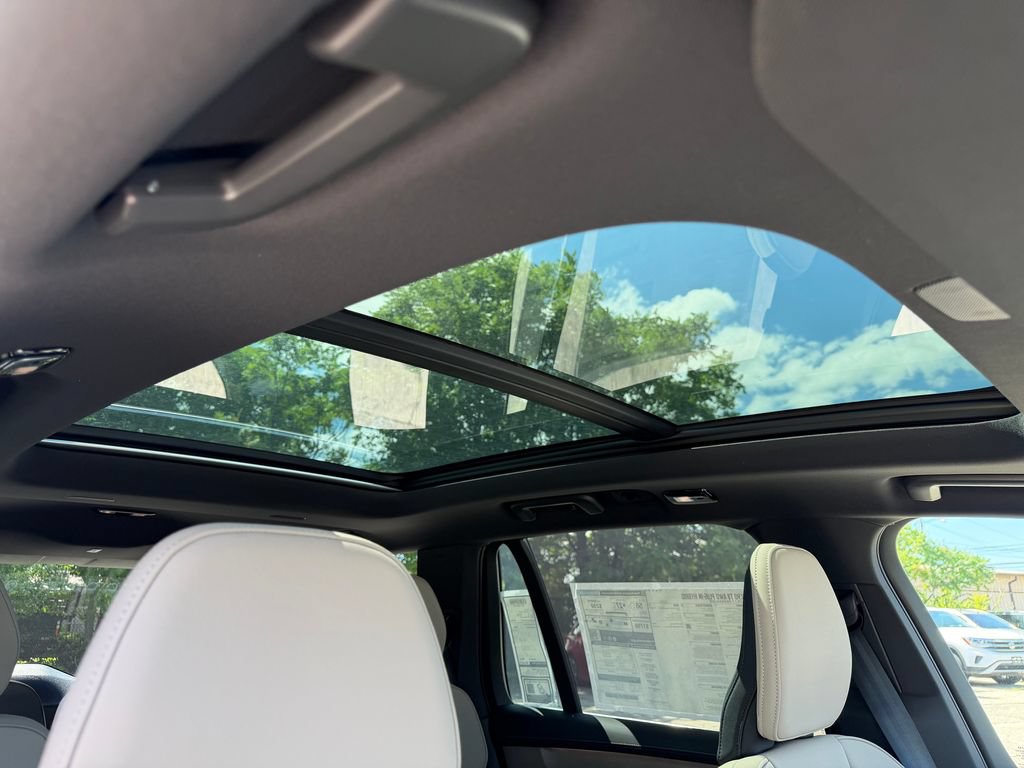New 2026 Volvo XC90 T8 Plus AWD/4WD image 10