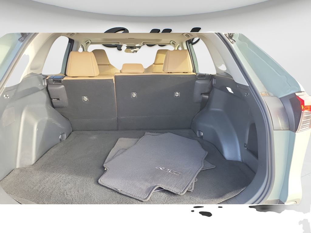 Used 2021 Toyota RAV4 XLE Premium image 12