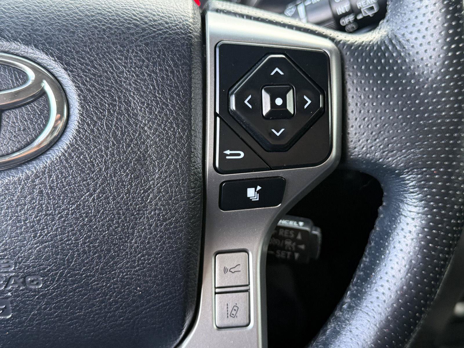 Used 2023 Toyota 4Runner Limited AWD/4WD image 28