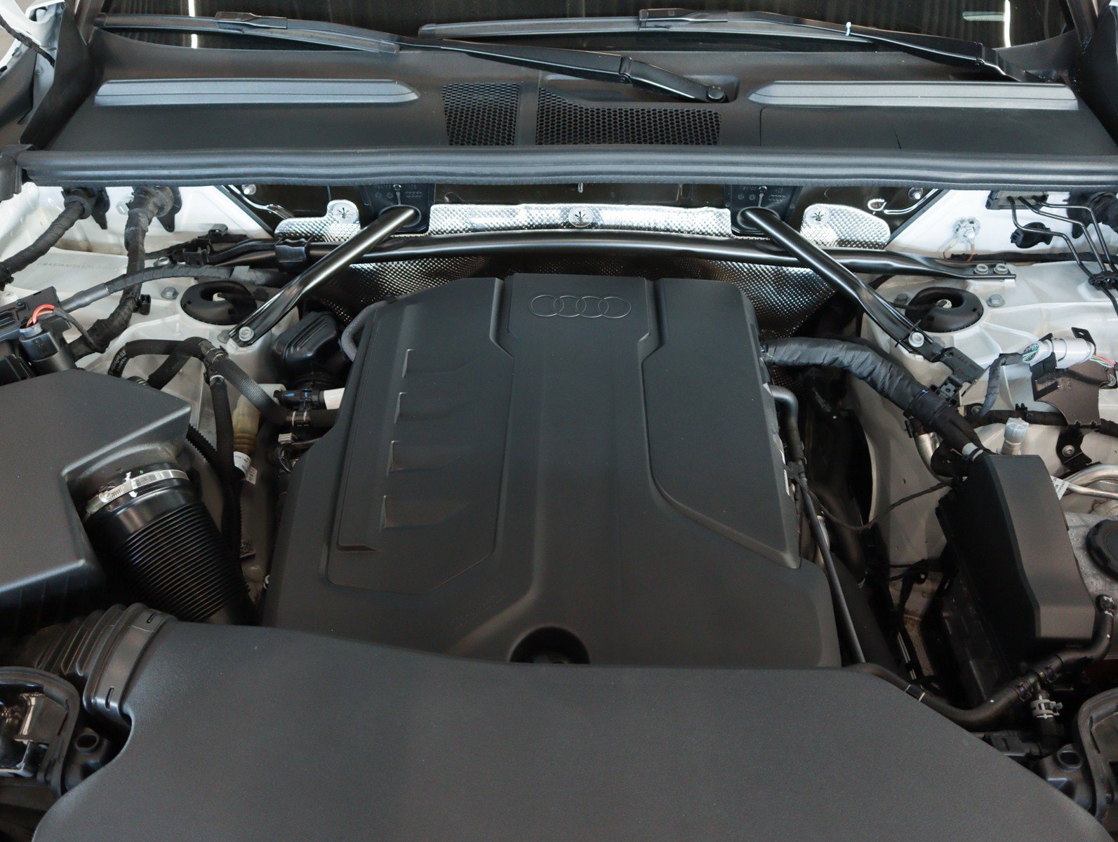 Certified 2025 Audi Q5 Prestige image 4