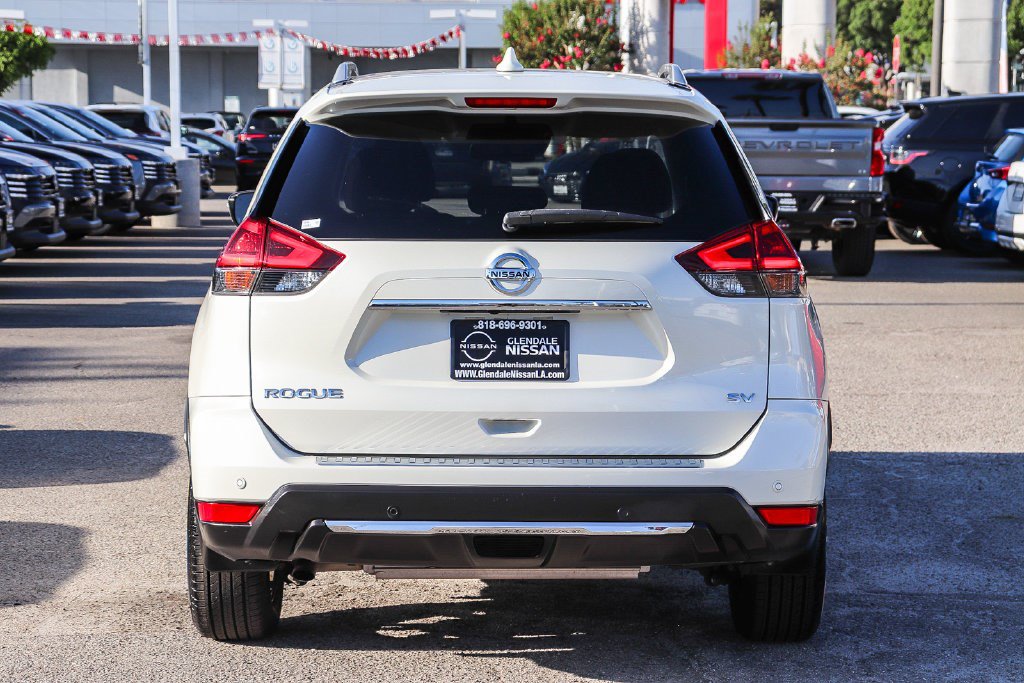 Used 2019 Nissan Rogue SV w/ Premium Package FWD image 6