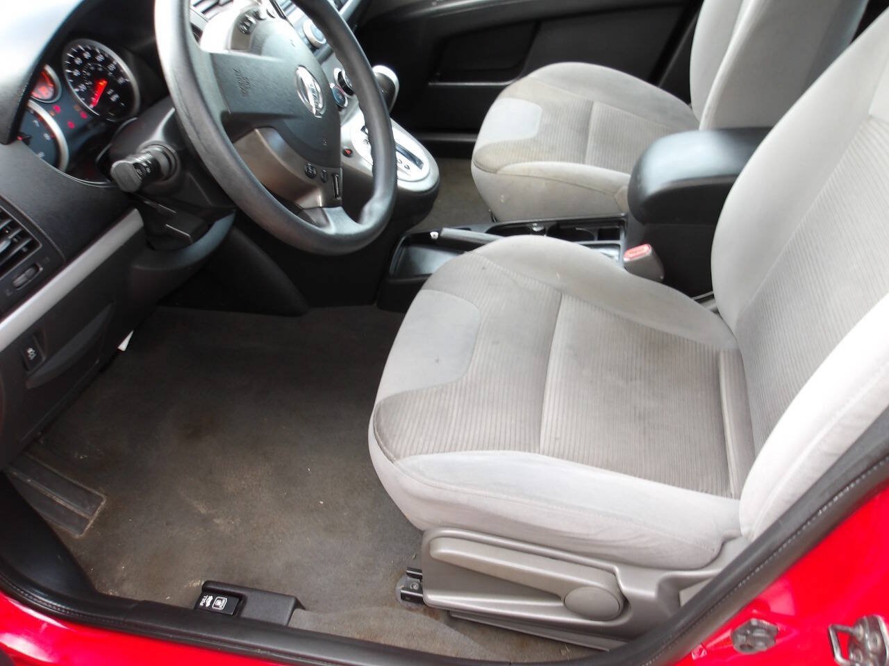 Used 2012 Nissan Sentra 2.0 SR FWD image 6