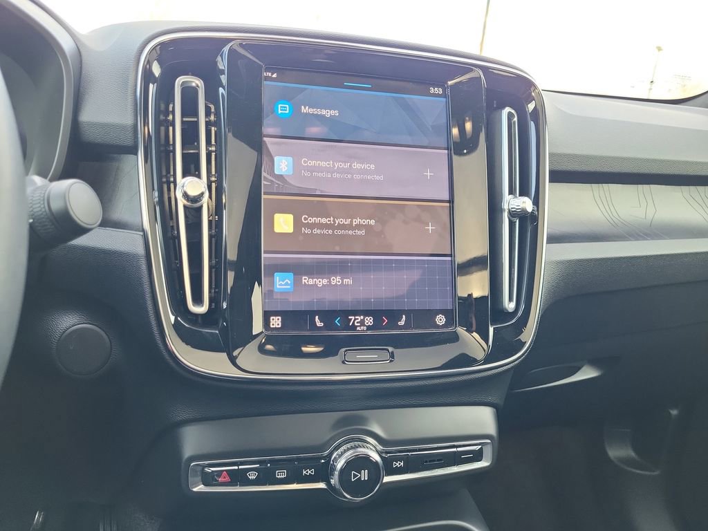 Used 2023 Volvo C40 Recharge Core image 19