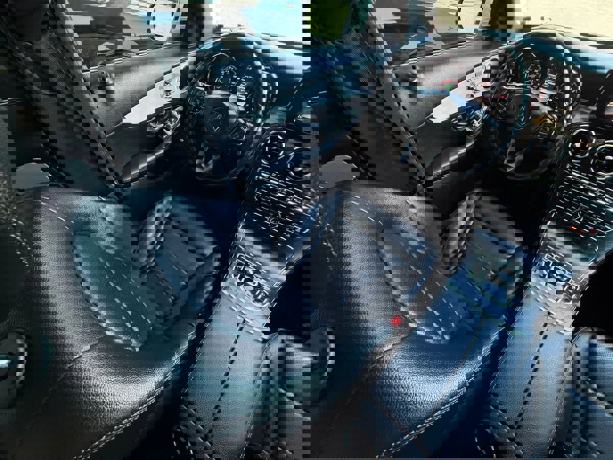 Used 2018 Mercedes-Benz C 300 Sedan w/ Premium Package image 29