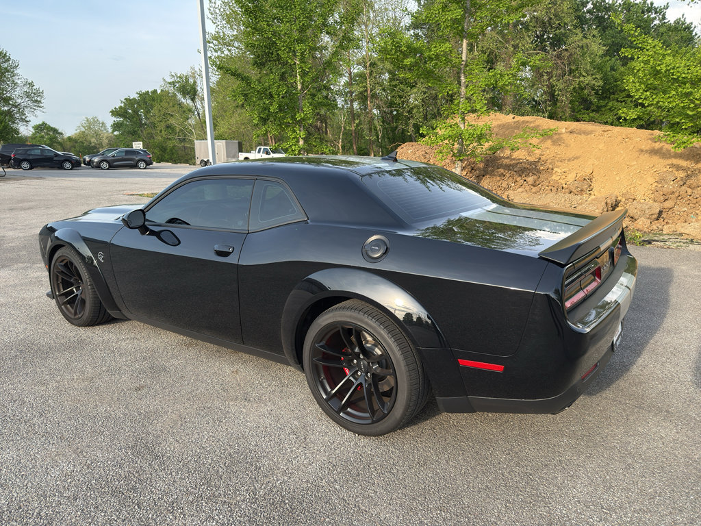 Used 2021 Dodge Challenger SRT Hellcat RWD image 4