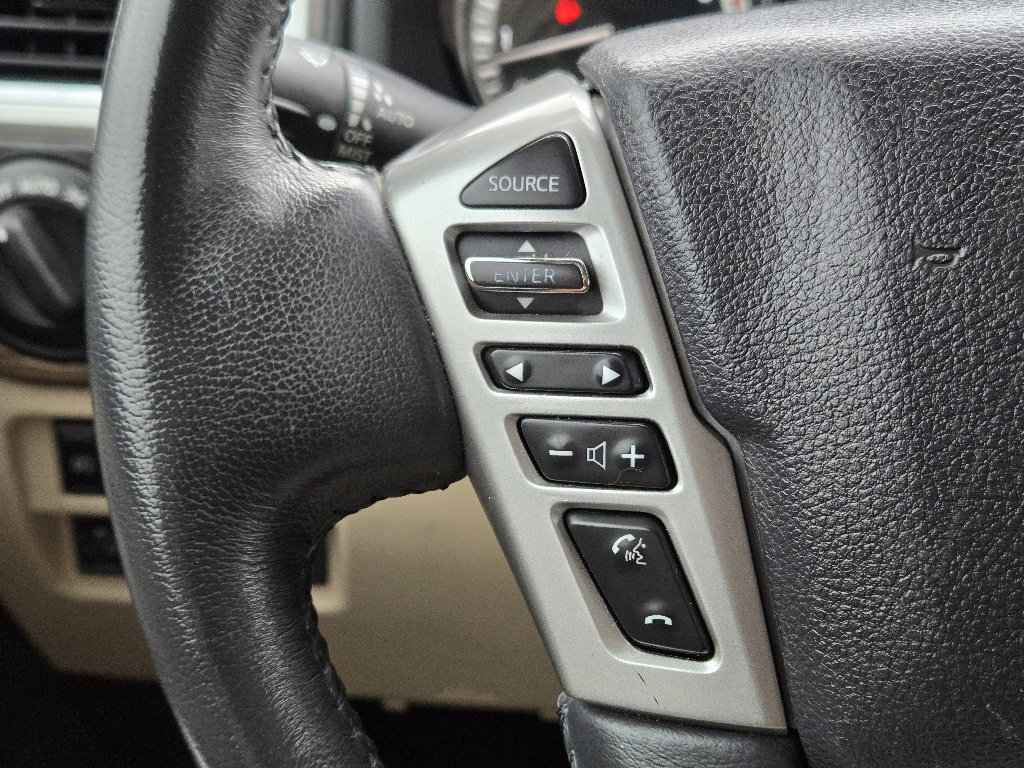 Used 2017 Nissan Titan SL image 27