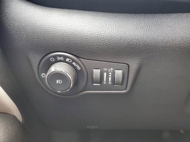 New 2025 Jeep Compass Limited image 12