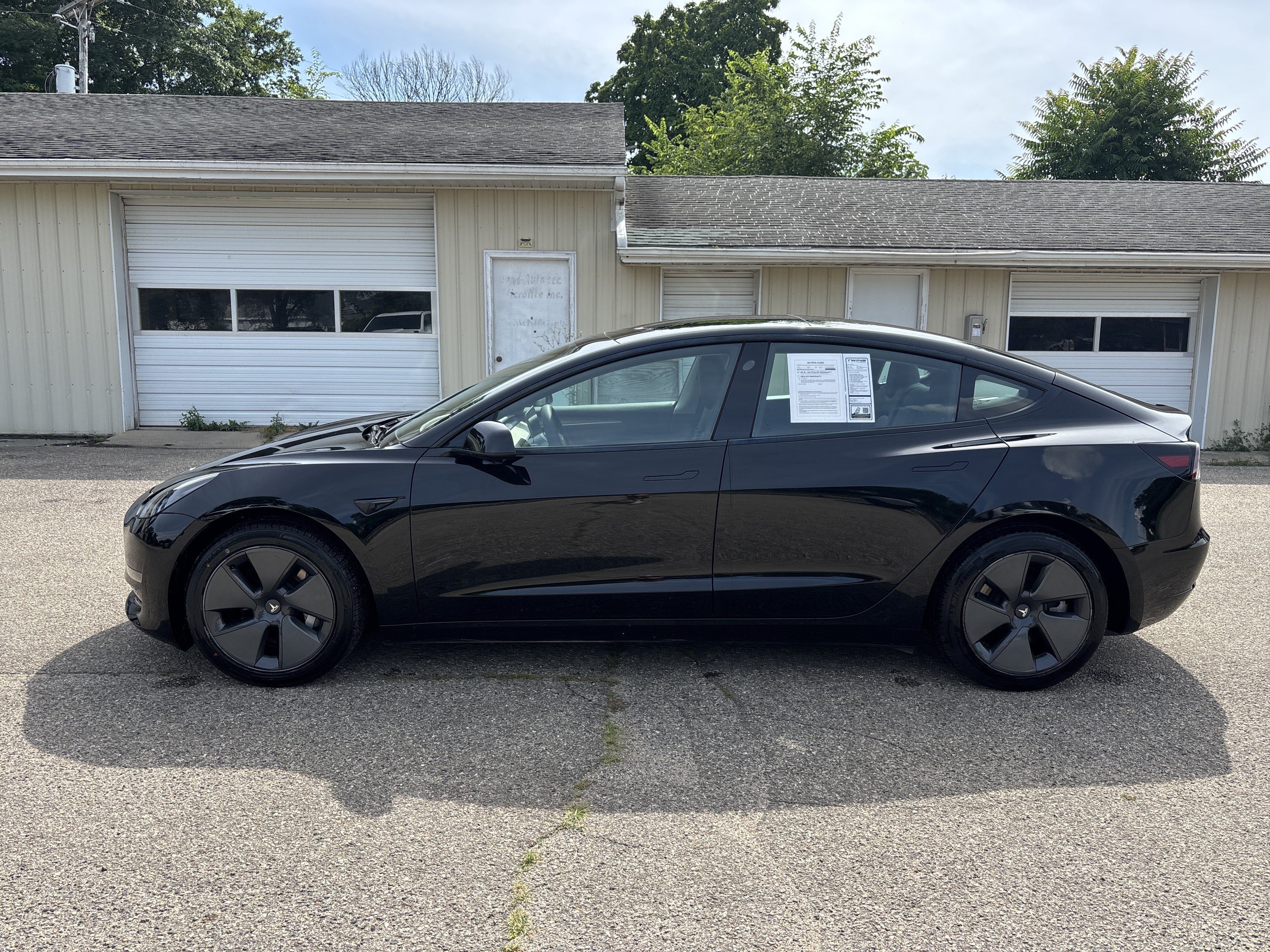 Used 2023 Tesla Model 3 Standard Range RWD image 11