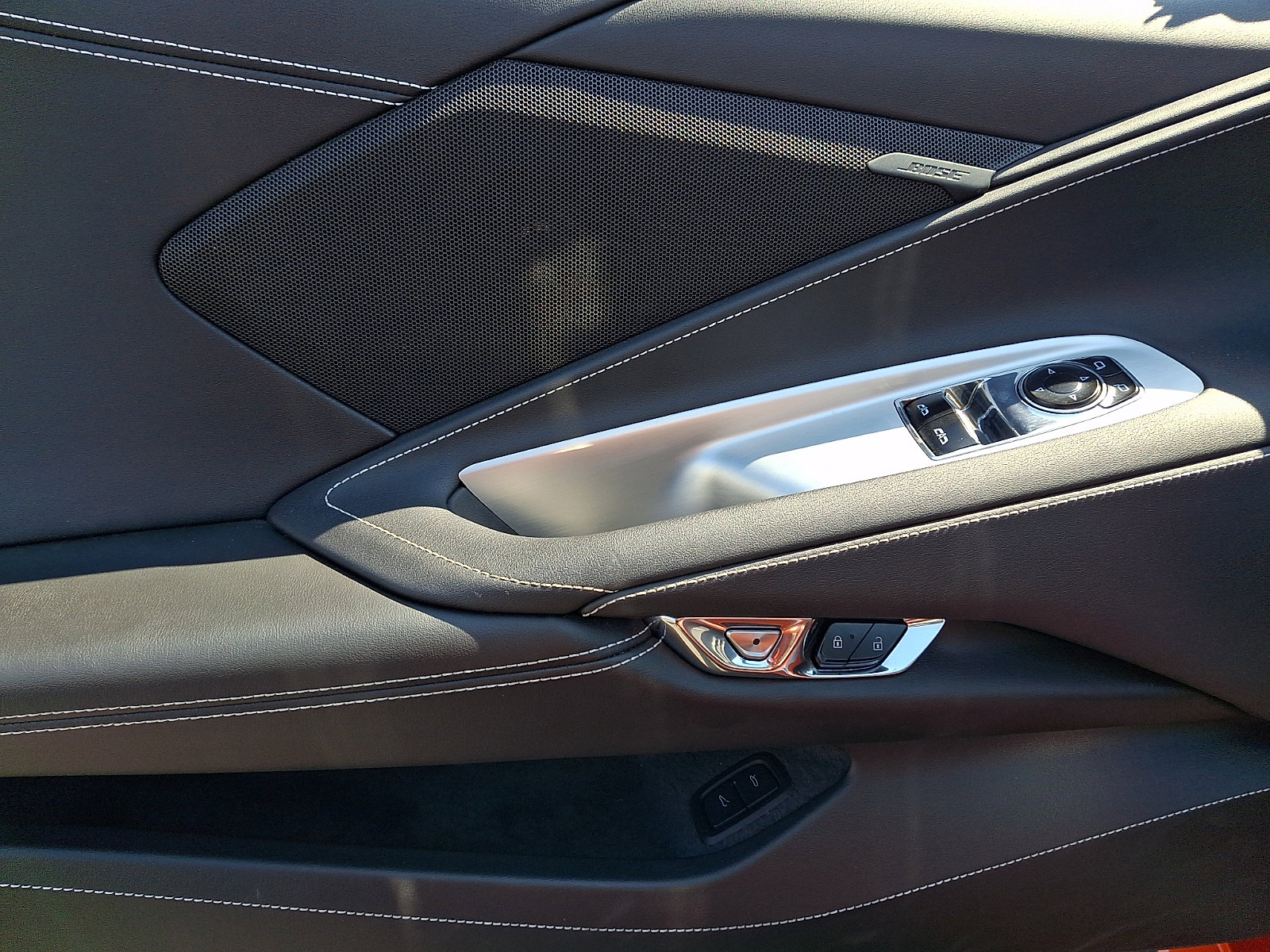 Used 2020 Chevrolet Corvette Stingray Coupe w/ Z51 Performance Package image 11