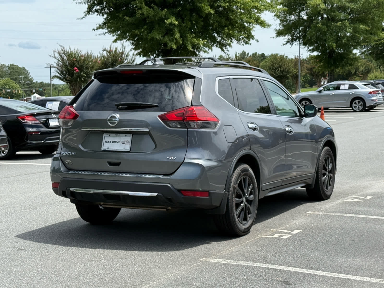Used 2017 Nissan Rogue SV w/ Midnight Edition FWD image 5