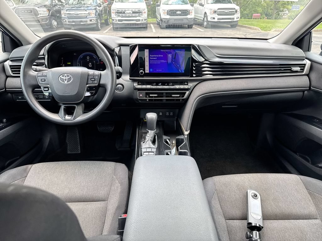 Used 2025 Toyota Camry LE FWD image 10