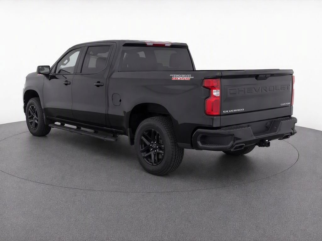 Used 2021 Chevrolet Silverado 1500 Custom Trail Boss AWD/4WD image 3