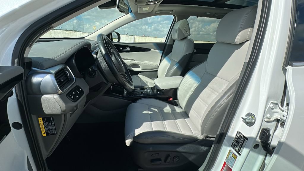Used 2017 Kia Sorento SX image 4