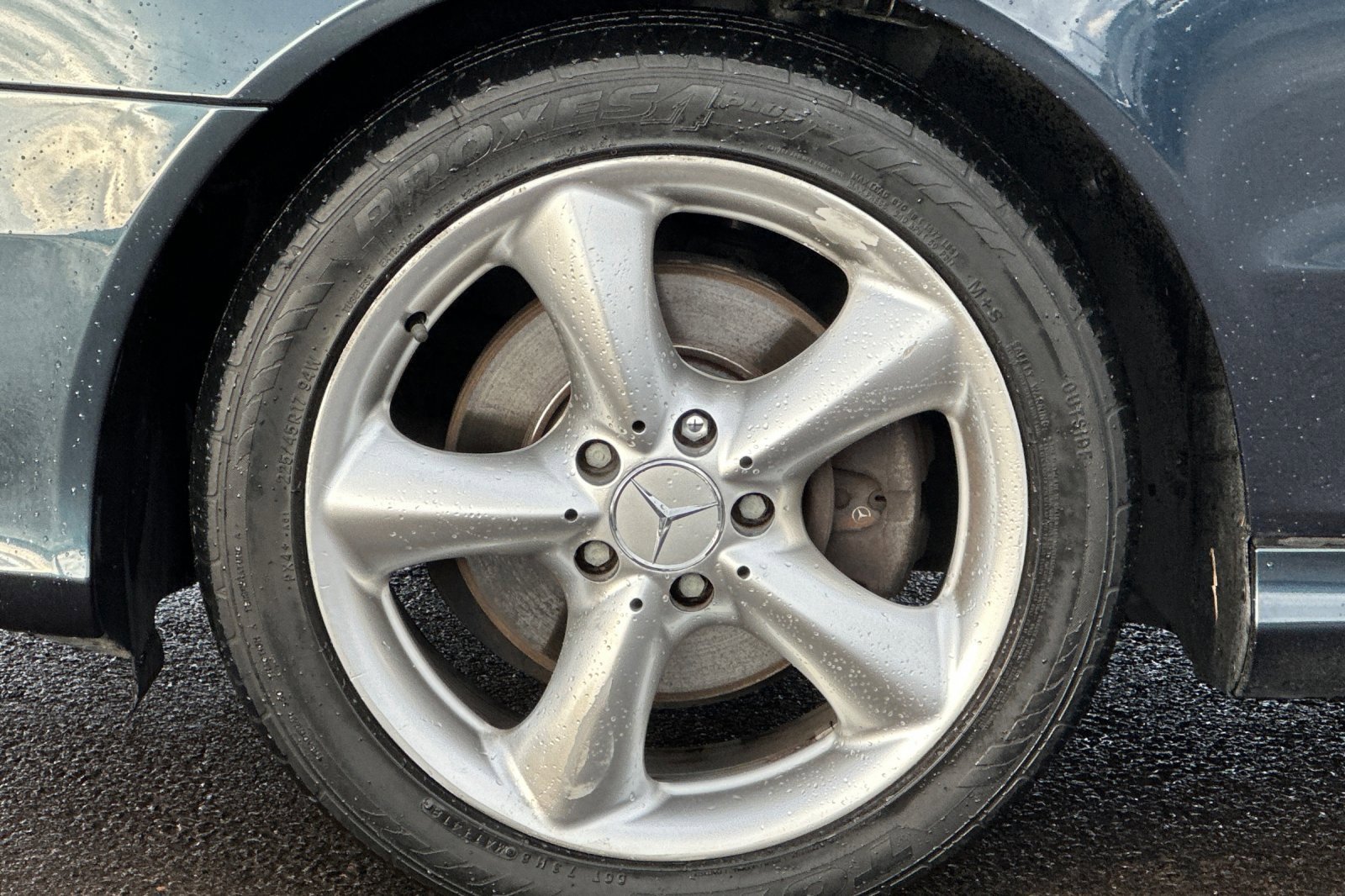 Used 2004 Mercedes-Benz CLK 320 Coupe image 28