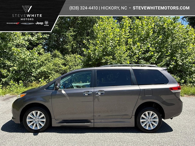 Used 2013 Toyota Sienna Limited w/ Premium Pkg FWD image 1