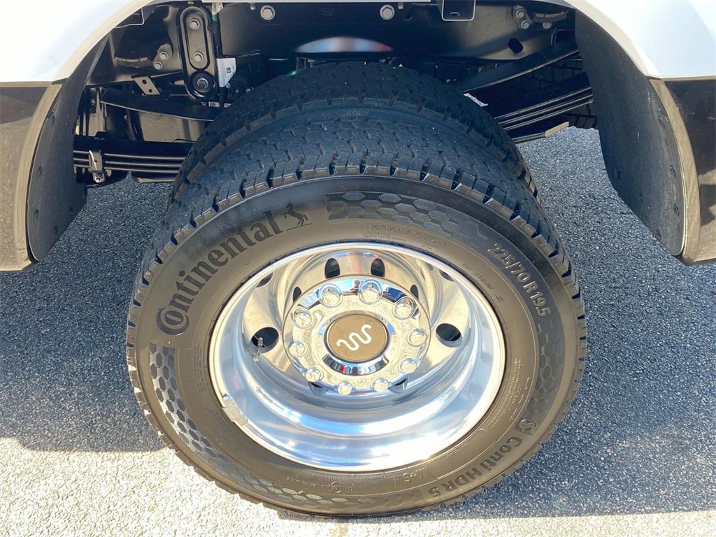 Used 2025 Ford F450 King Ranch image 13