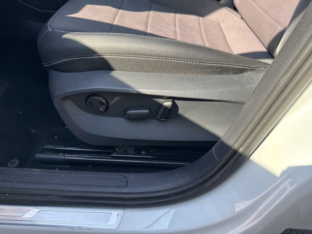 Used 2024 Volkswagen Taos SE image 20