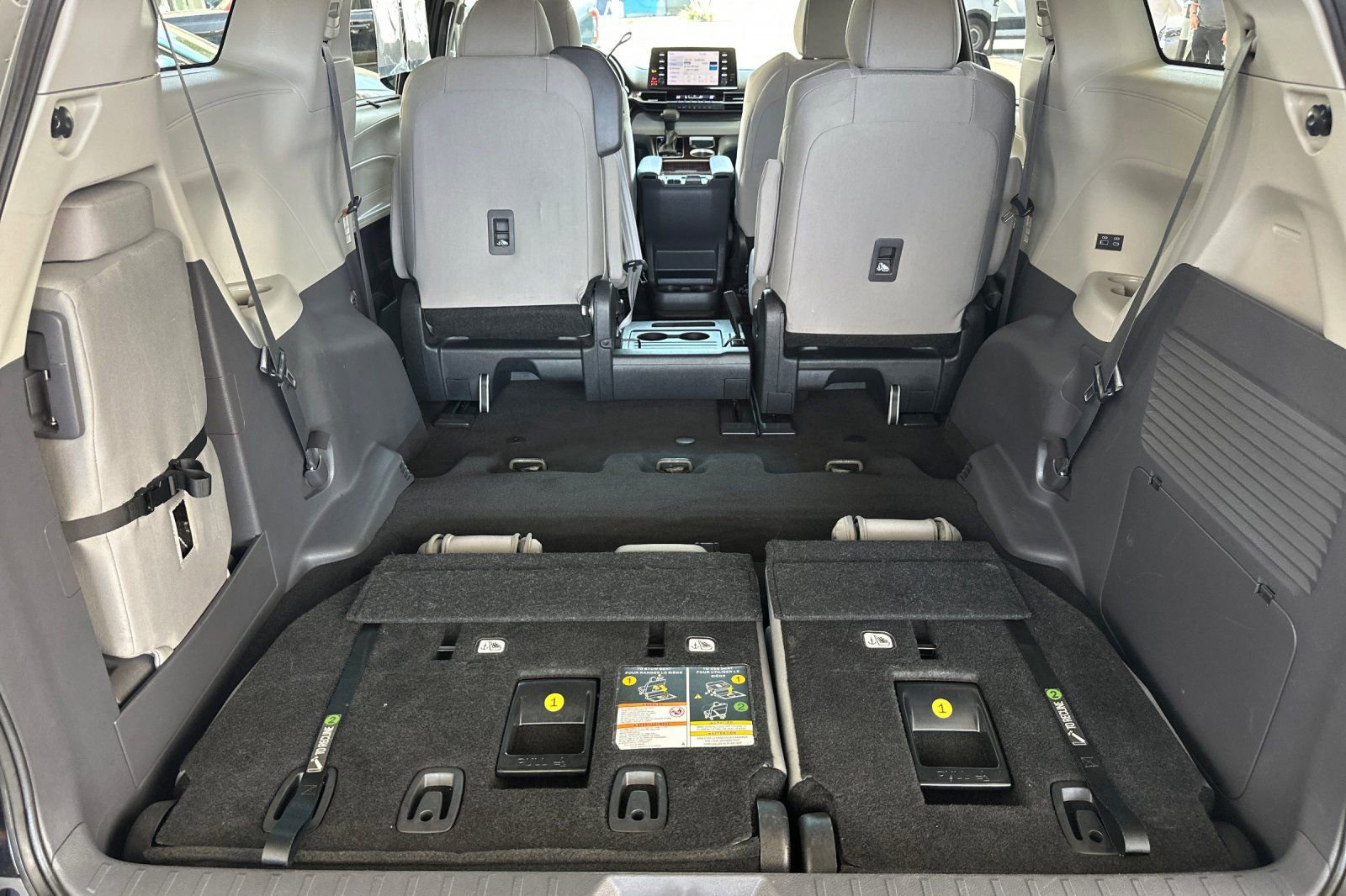 Certified 2023 Toyota Sienna LE FWD image 17