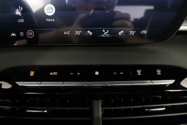 New 2026 Buick Enclave Sport Touring image 8