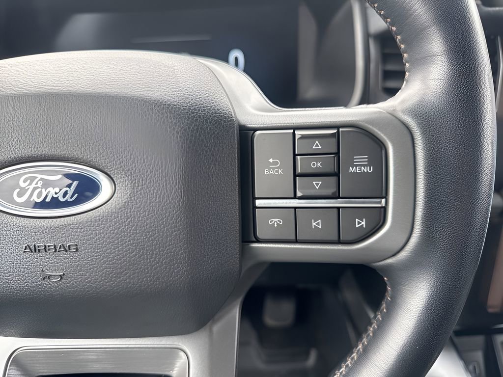 Used 2022 Ford F150 Lightning Lariat image 16