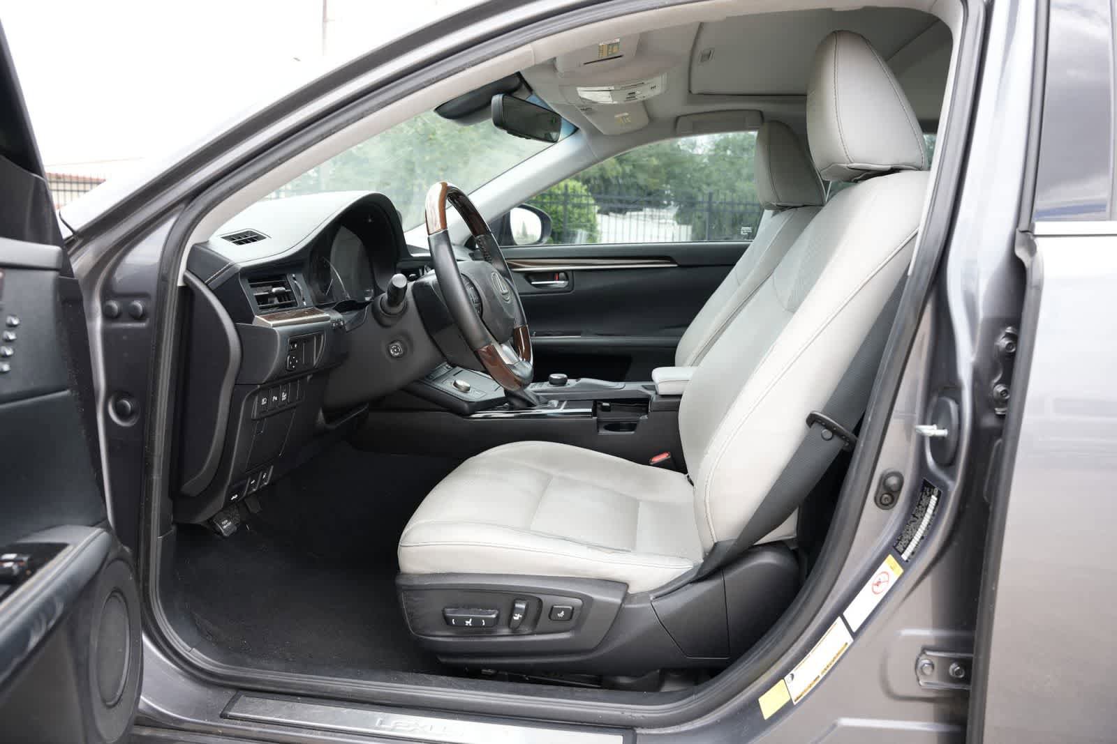 Used 2017 Lexus ES 350 FWD image 16