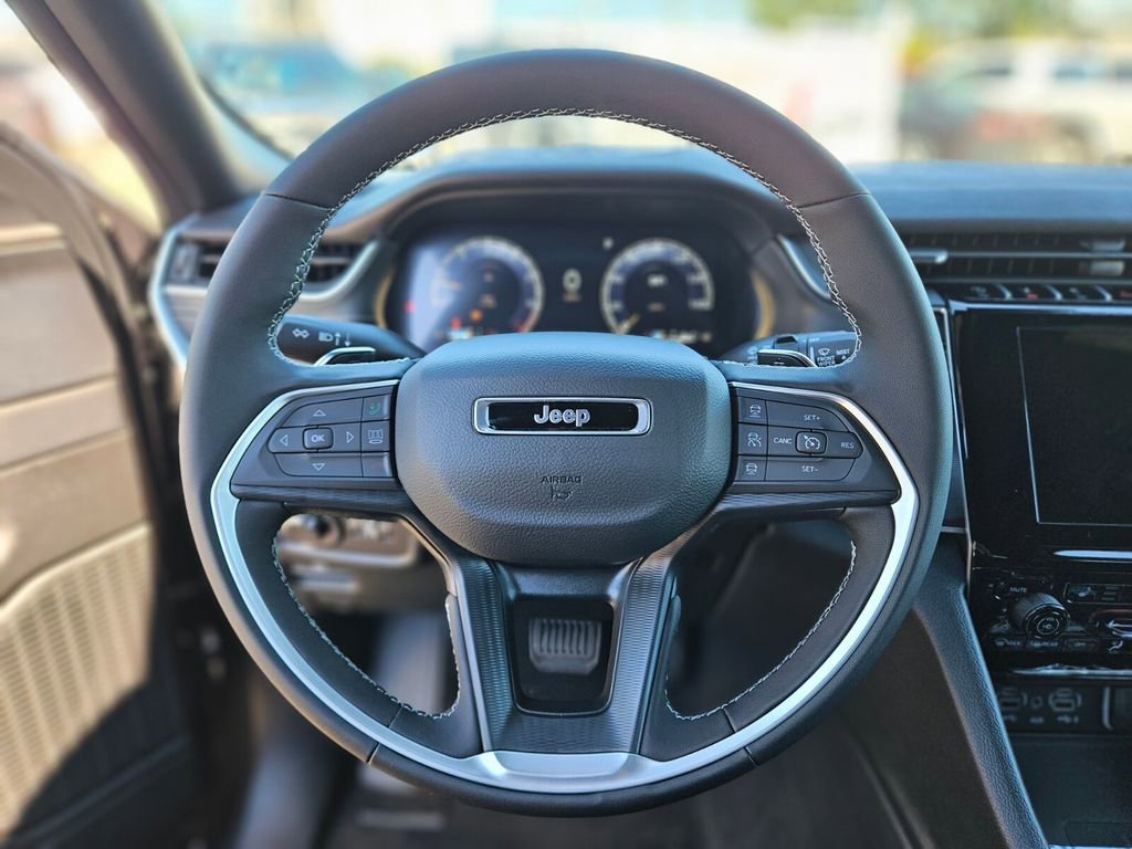New 2025 Jeep Grand Cherokee Altitude image 25