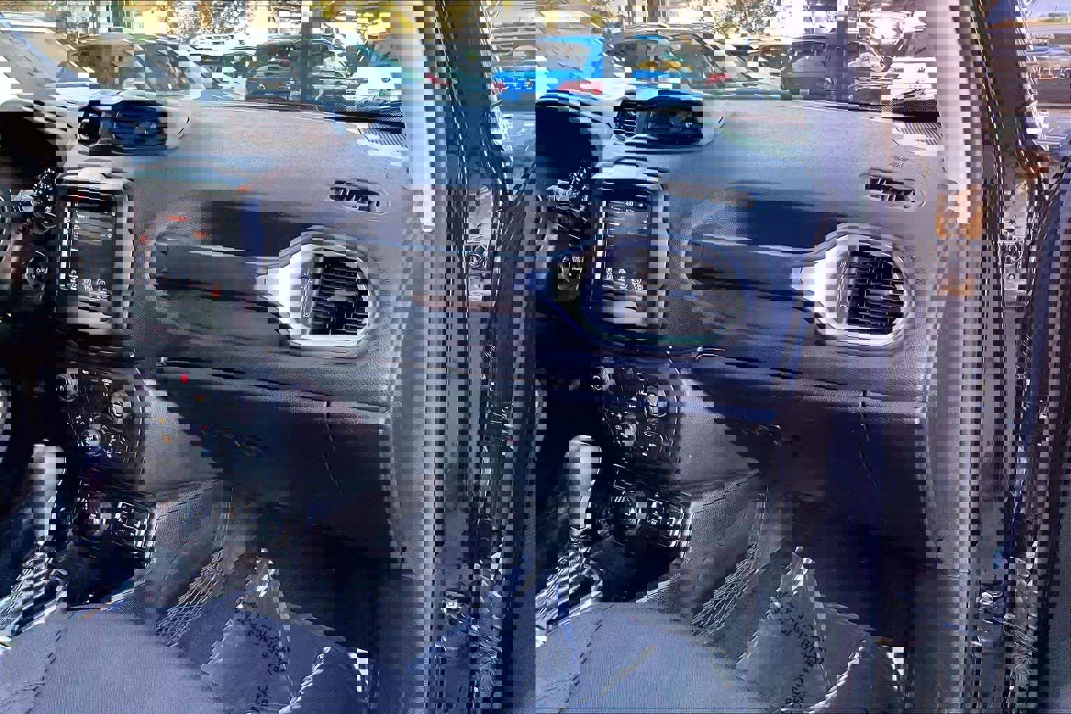 Used 2021 Jeep Renegade Sport image 19