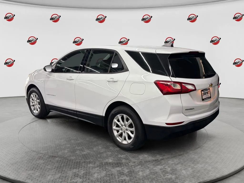 Used 2019 Chevrolet Equinox LS w/ LPO, Cargo Package FWD image 3